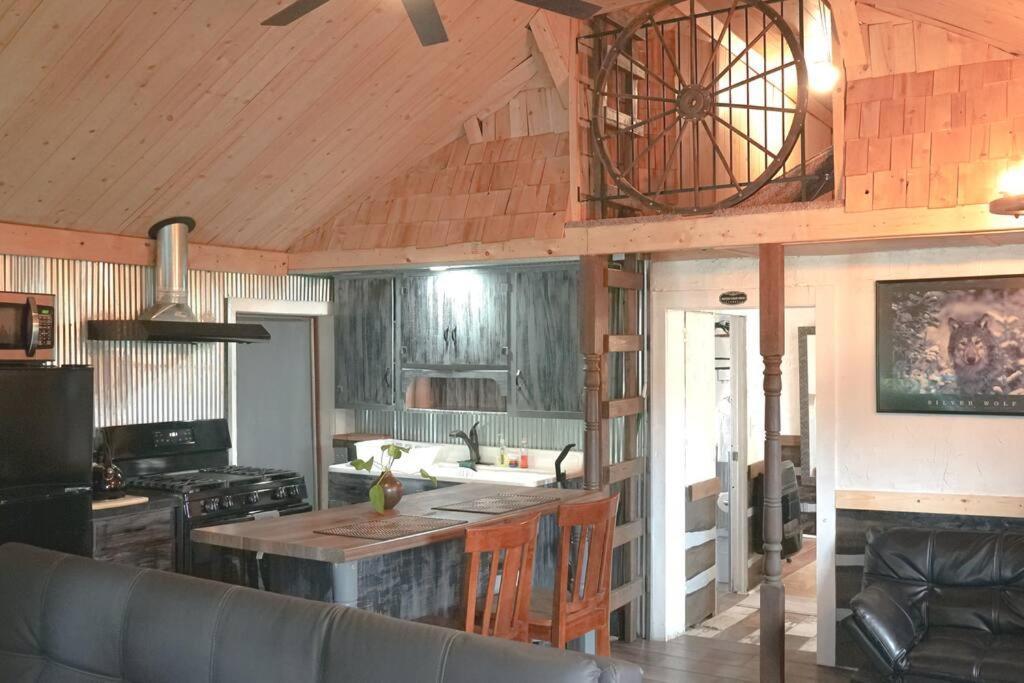 Wolf'S Cabin-Walk To Downtown Noblesville Extérieur photo